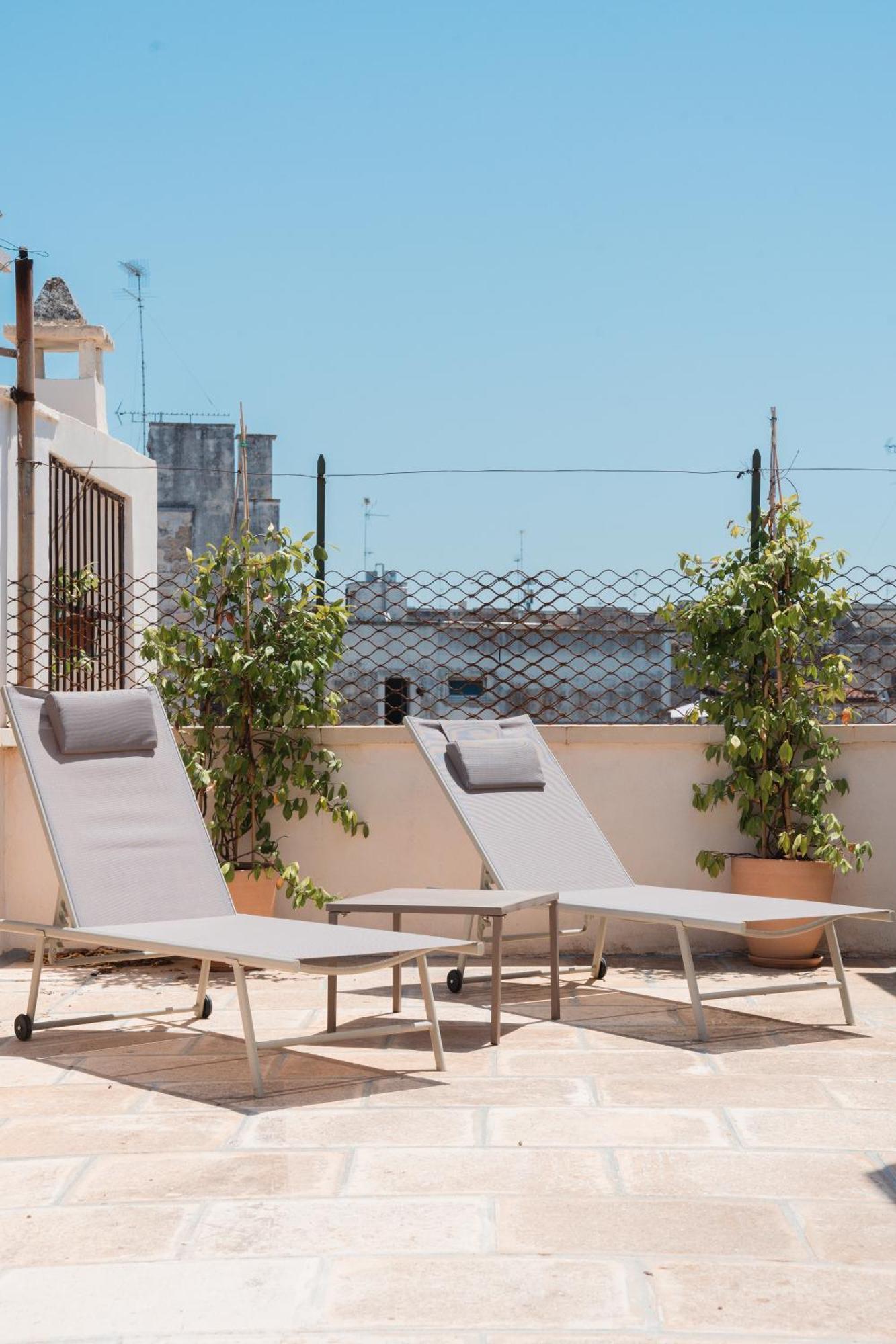 Lotus Apartment & Rooftop By Residence Colibri 레체 외부 사진